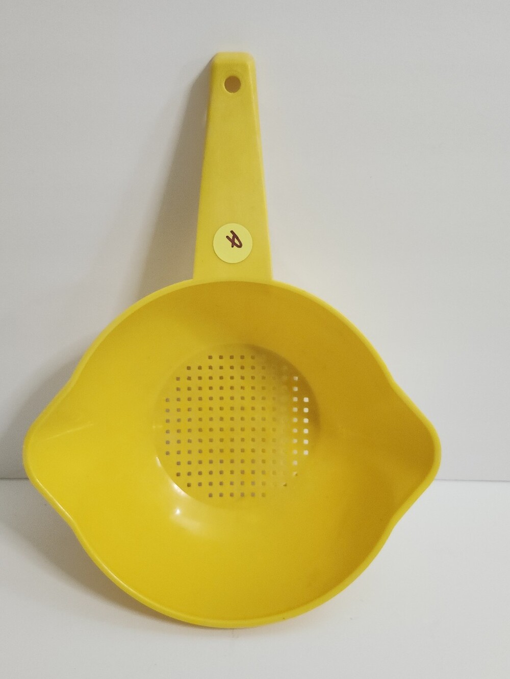 Vintage 80s Tupperware 1 Quart Lemon Yellow Colander/Strainer 1200-4 11X8" GUC